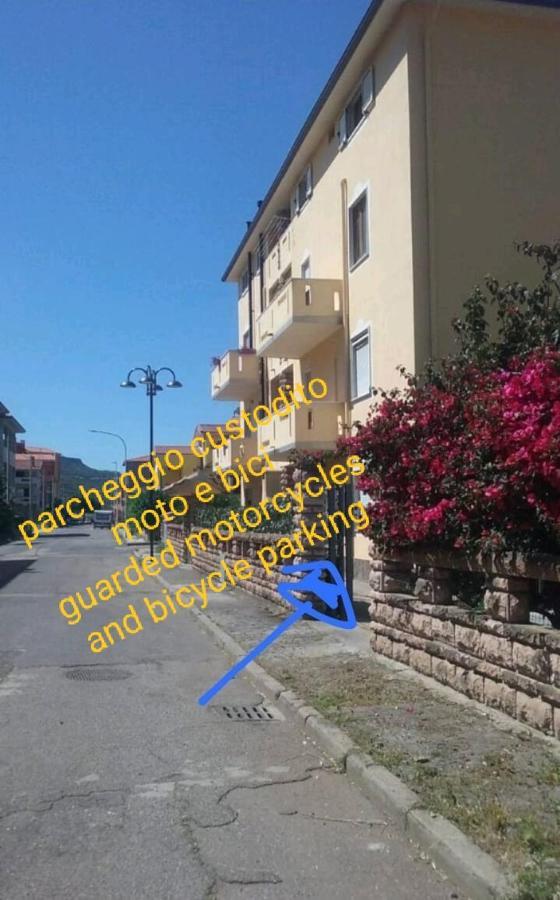 Le Camelie Appartamento 博萨 外观 照片